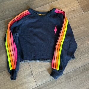 BOLT EMBROIDERY CLASSIC CROPPED CREW NEON STRIPES